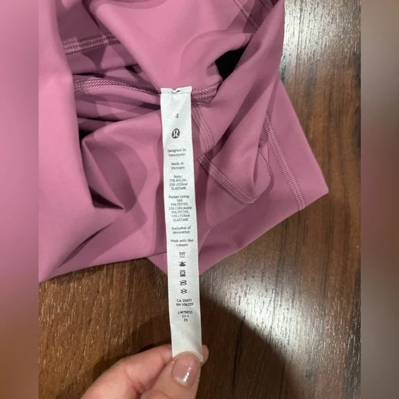 Lululemon Wunder Train High-Rise Short 6" vintage plum Size 4 - Picture 6 of 8